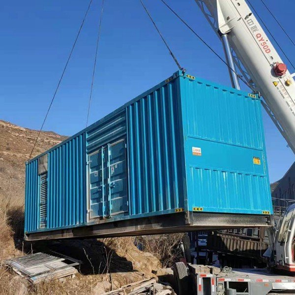 观山湖发电机的发电效率受多种因素影响，主要包括以下几个方面：