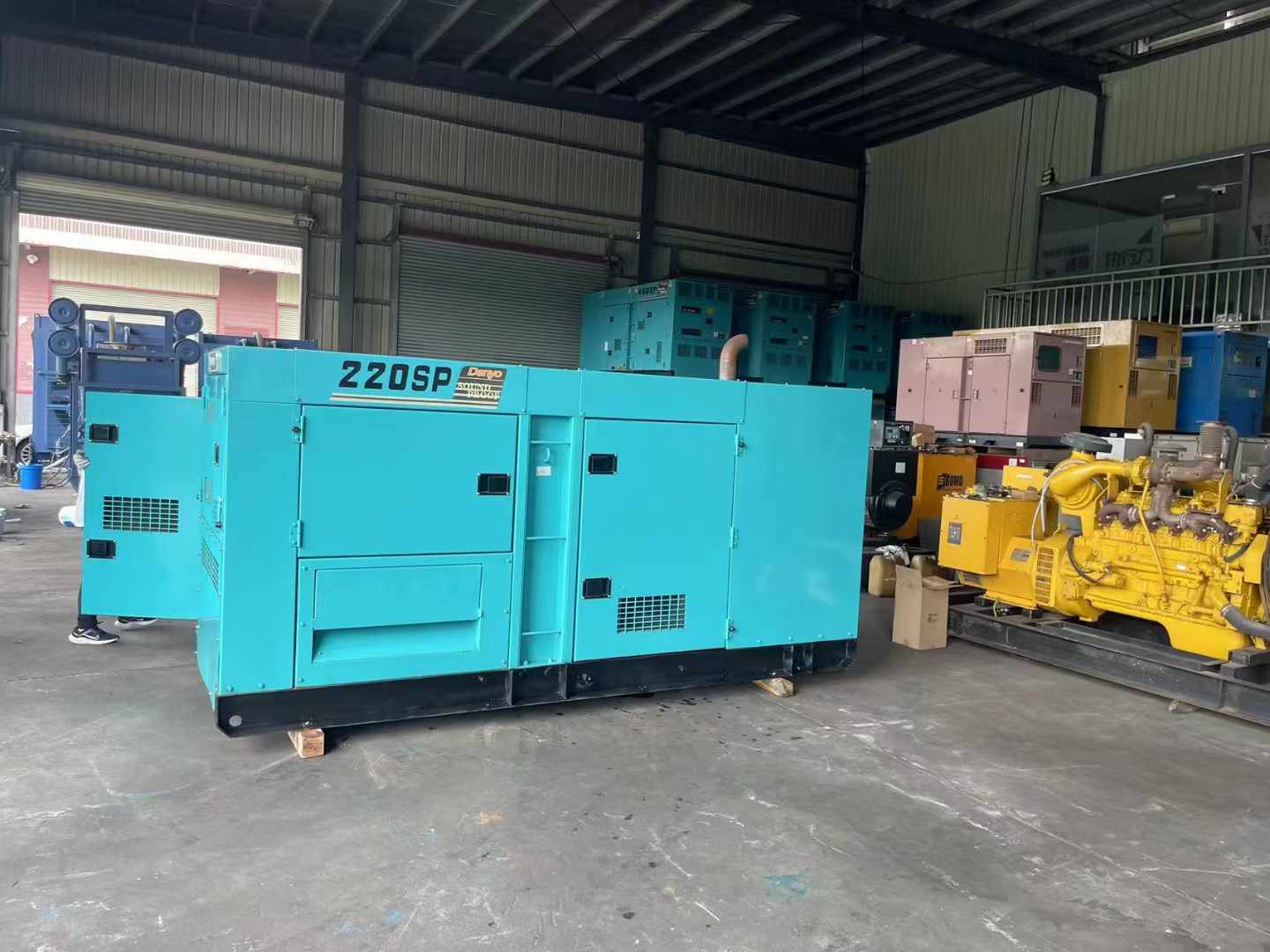 观山湖800kW 柴油发电机的输出电流波动范围是多少？