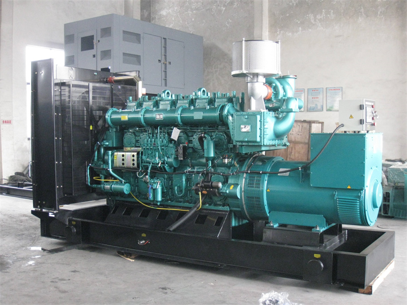 观山湖200KW 柴油发电机的油耗是多少？