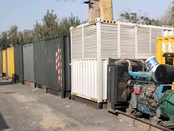 观山湖200KW柴油发电机机组每小时油耗是多少？